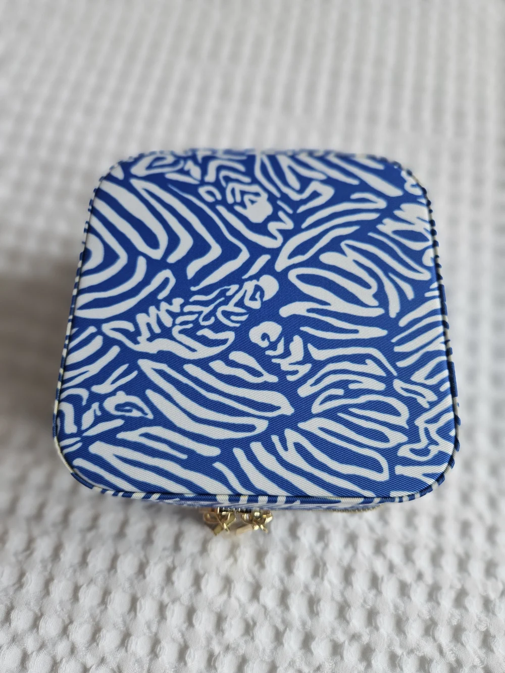 Lilly Pulitzer Blue and White Zebra Print Jewelry Case with Gold Zipper